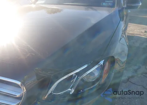 2017 Mercedes-Benz E 300 4Matic из США, поврежденный, VIN WDDZF4KB8HA057215